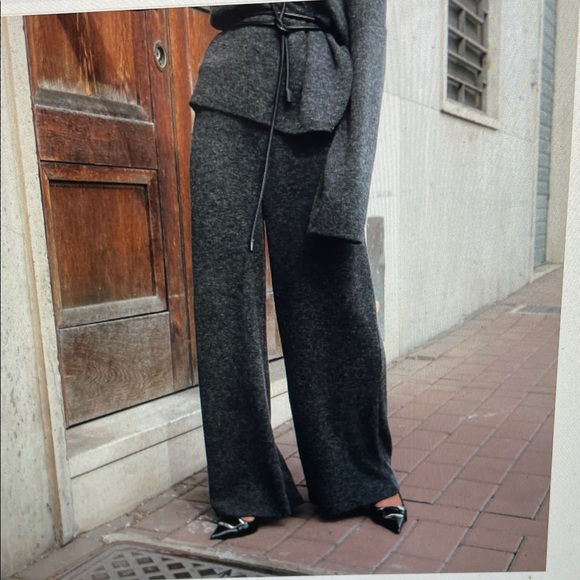 Zara Pants - Zara Elegant Gray knit Women's Wide-Leg high waist Pants- new